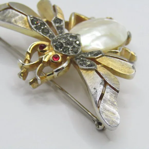 Crown Trifary Bee Brooch